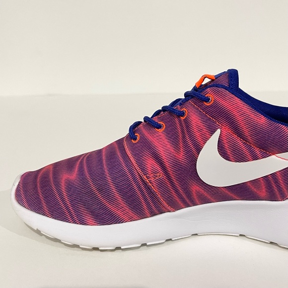 Nike Roshe One Printed Premium Casual
Athletic Running Sneakers - Picture 13 of 16
